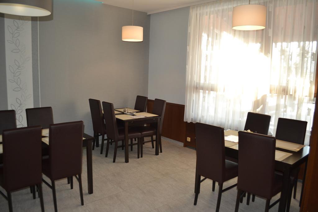Rusovsky Penzion Bratislava Luaran gambar